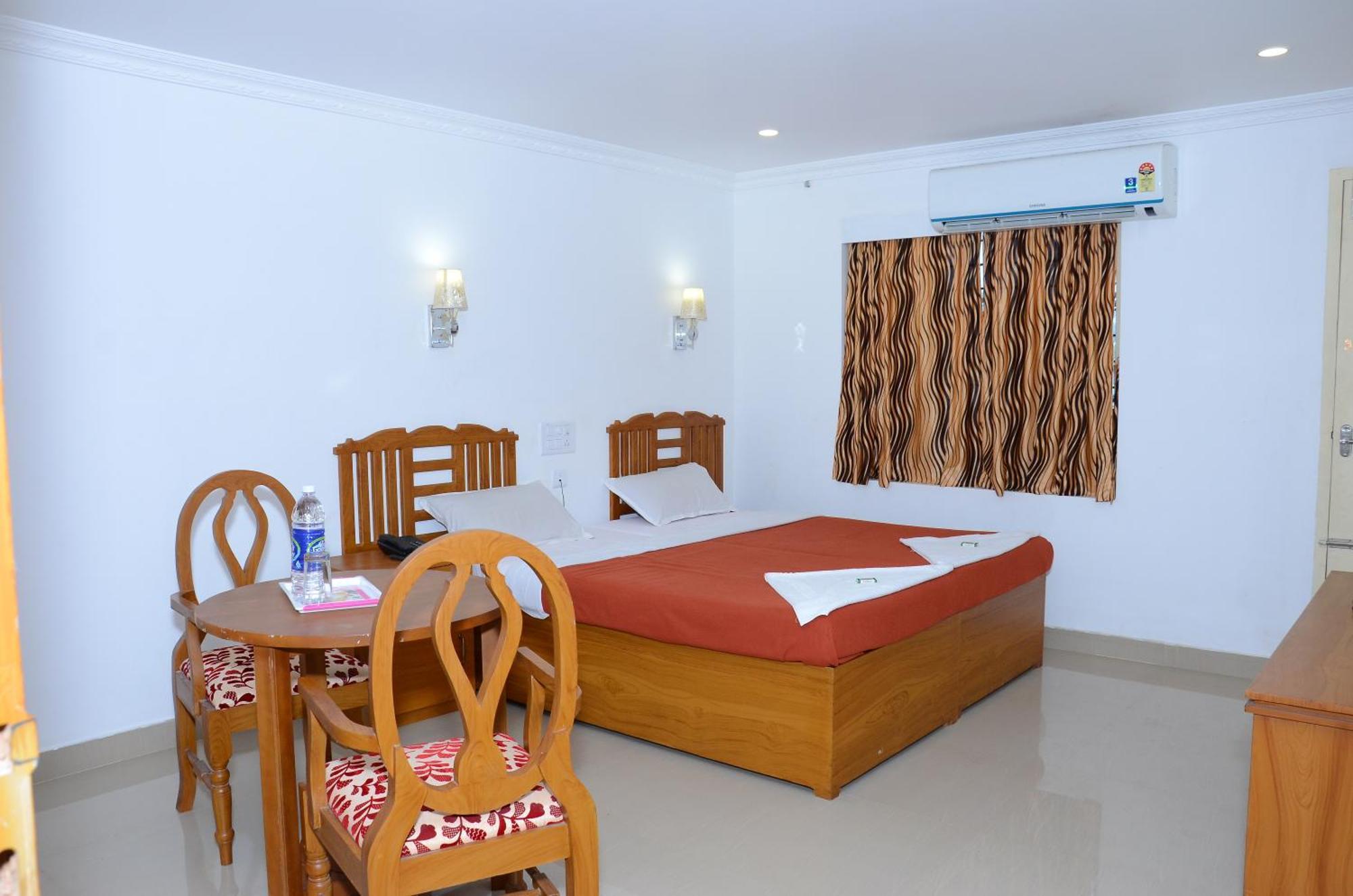 Princess Residency Hotel Nedumbassery Room photo