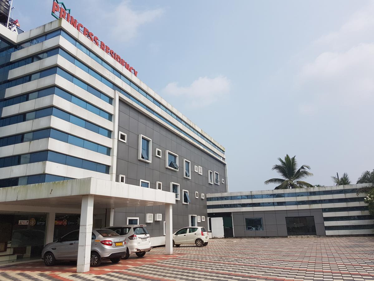 Princess Residency Hotel Nedumbassery Exterior photo